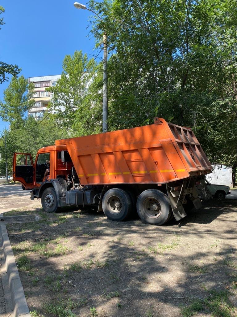 По поручению Члена Бюро ЦС, Председателя Самарского регионального отделения «Союз машиностроителей России» Владимира Аветисяна завезен чернозем в 11 микрорайон г.о.Самара