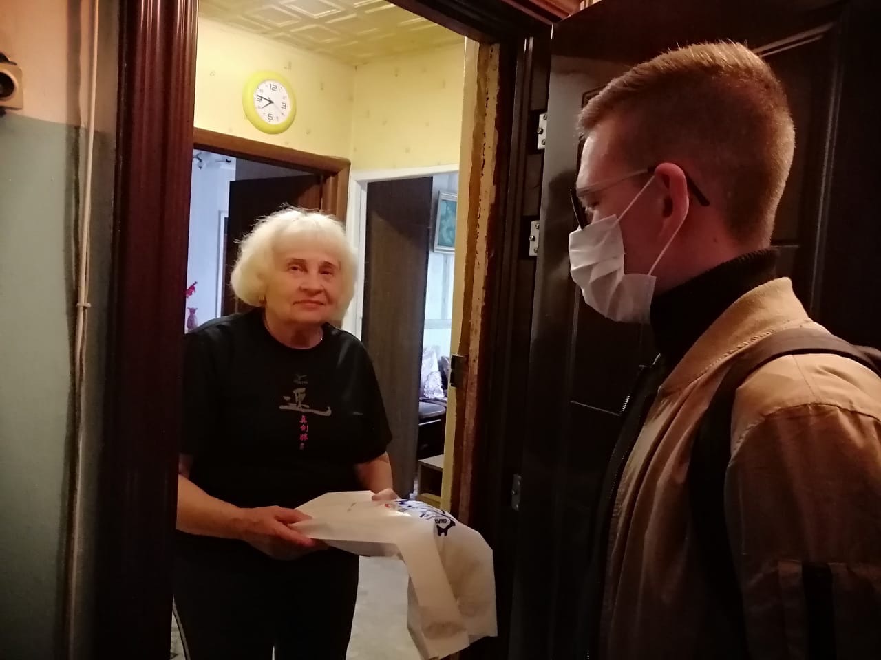 Режим самоизоляции в Самарской области продлен до 16 июня и члены Самарского регионального отделения ООО "Союз машиностроителей России" продолжают помогать представителям старшего поколения, находящимся на самоизоляции